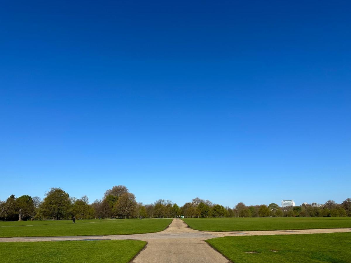 2 Minutes From Hyde Park, Private F Londen
